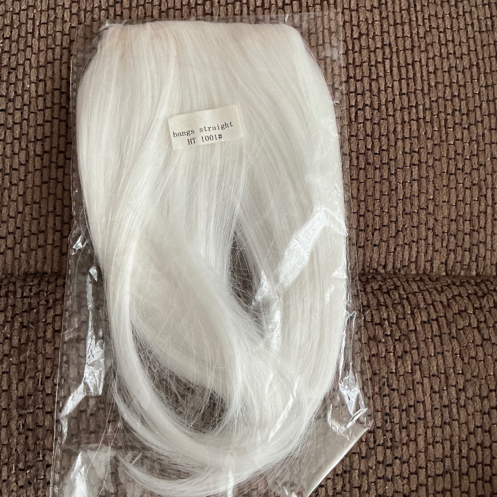 Women’s clip on bangs